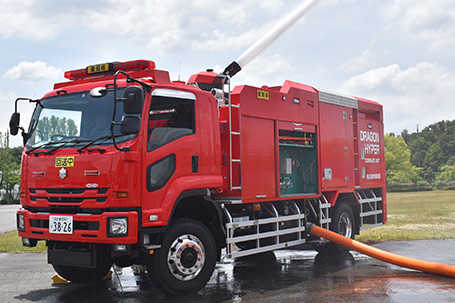 大型放水砲搭載ホース延長車 or 大容量送水ポンプ車